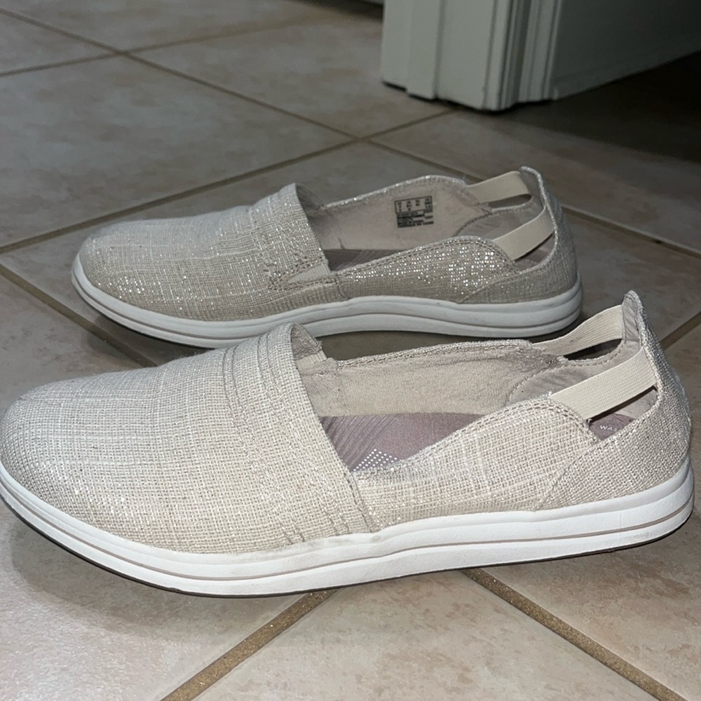 Clarks Cloudsteppers- natural Shimmer 9.5size